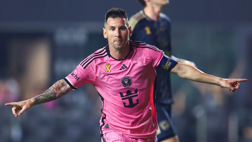 歐聯杯16強首回合勒沃庫森2-0費倫茨瓦羅斯 德米爾巴世界波塔普索巴頭槌！勒沃庫森2球輕取對手！.